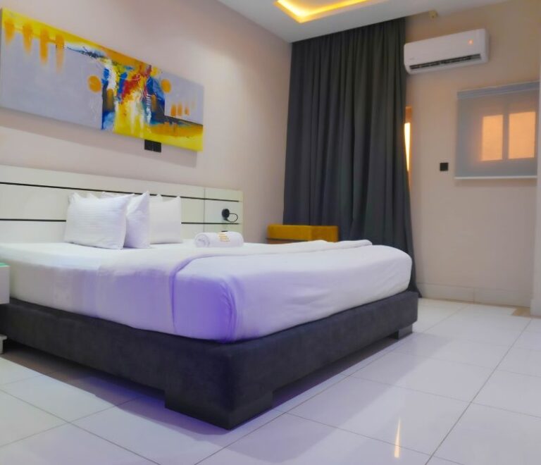 Deluxe Room (4)